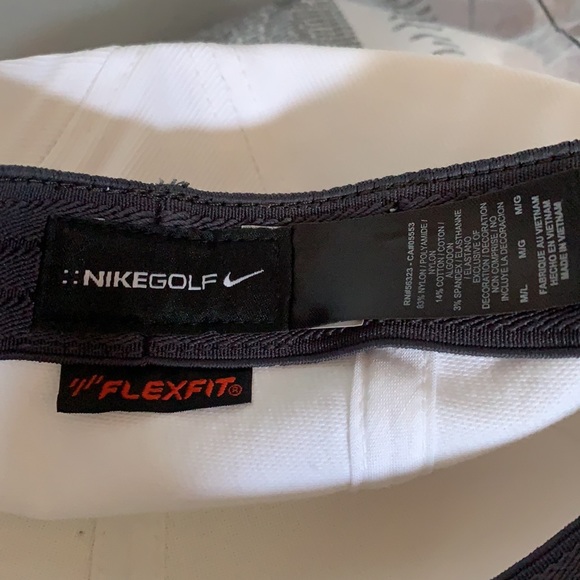 White Nike gold stretchy full back - Picture 3 of 4